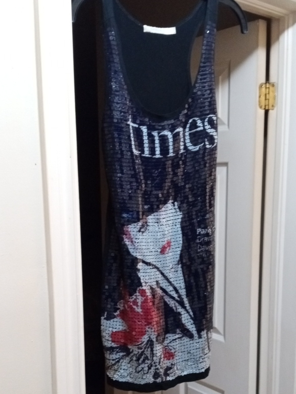 $8⃣▶>Black Sequin Graphic Tank Dress with Floral Print